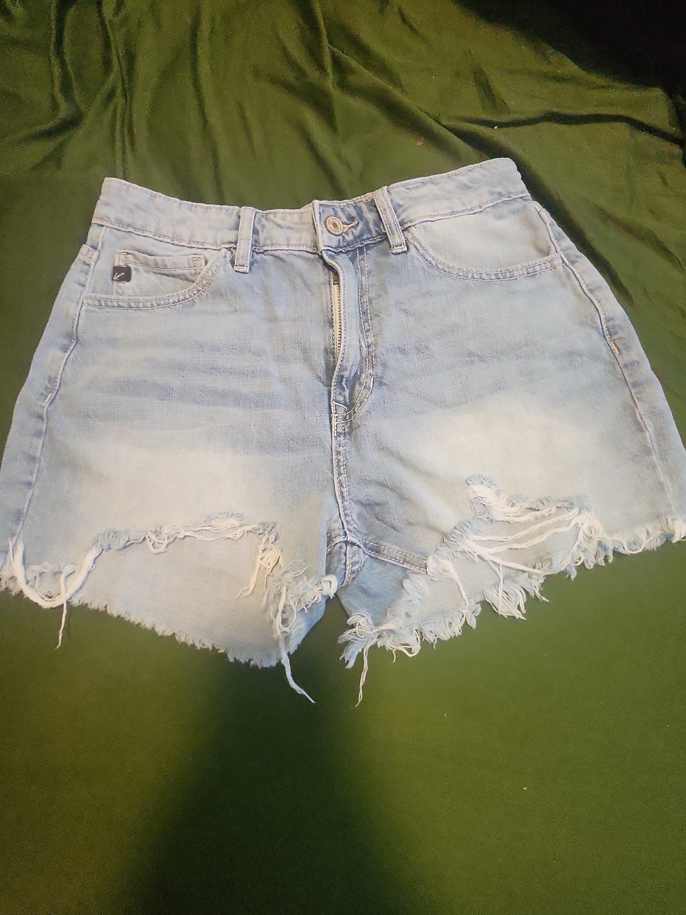 KanCan Distressed Denim Shorts Size 7/27 Light Wash